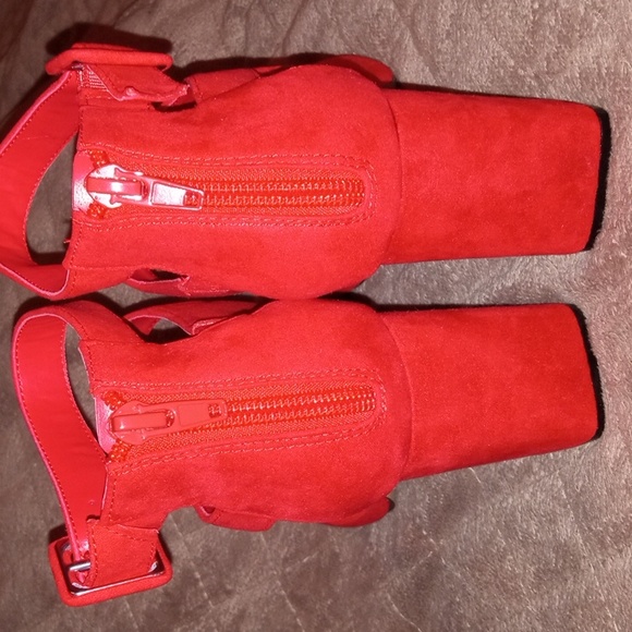 **NWT** TORRID RED PLATFORM DORSAY SIZE 7W - Picture 7 of 13